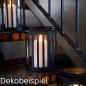 Dekobeispiel mit der Duni Metall Laterne Fyr mit Glaseinsatz, 21 cm.