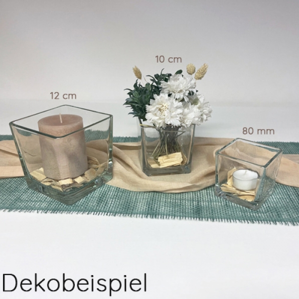 Dekobeispiel für Vierkant Kerzengläser in 3 Größen.