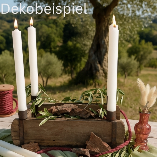 Dekobeispiel mit der Holz Box Industiral-Rustikal Style mit 4 Metall Stabkerzenhaltern, 32 cm.