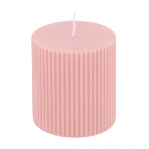Stumpenkerze mit Rillen in Rosa, 75 x 70 mm.